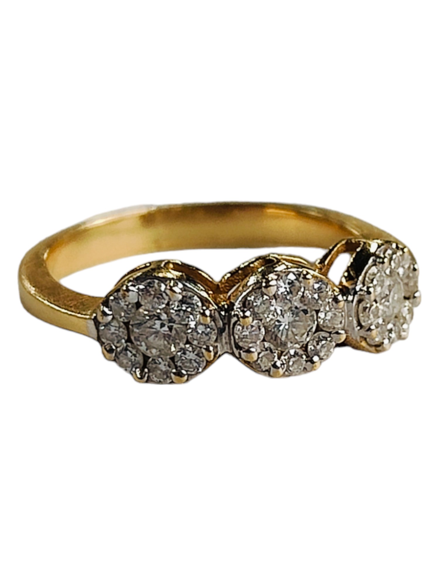 18 CARAT YELLOW GOLD DIAMOND CLUSTER RING, BRILLIANT CUT DIAMONDS - 0.59 CARAT OF DIAMONDS, G-H