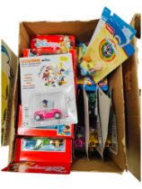 BOX LOT OF DISNEY & LOONEY TUNES FIGURES ETC