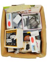 BOX LOT OF MODEL RAILWAY ACCESSORIES