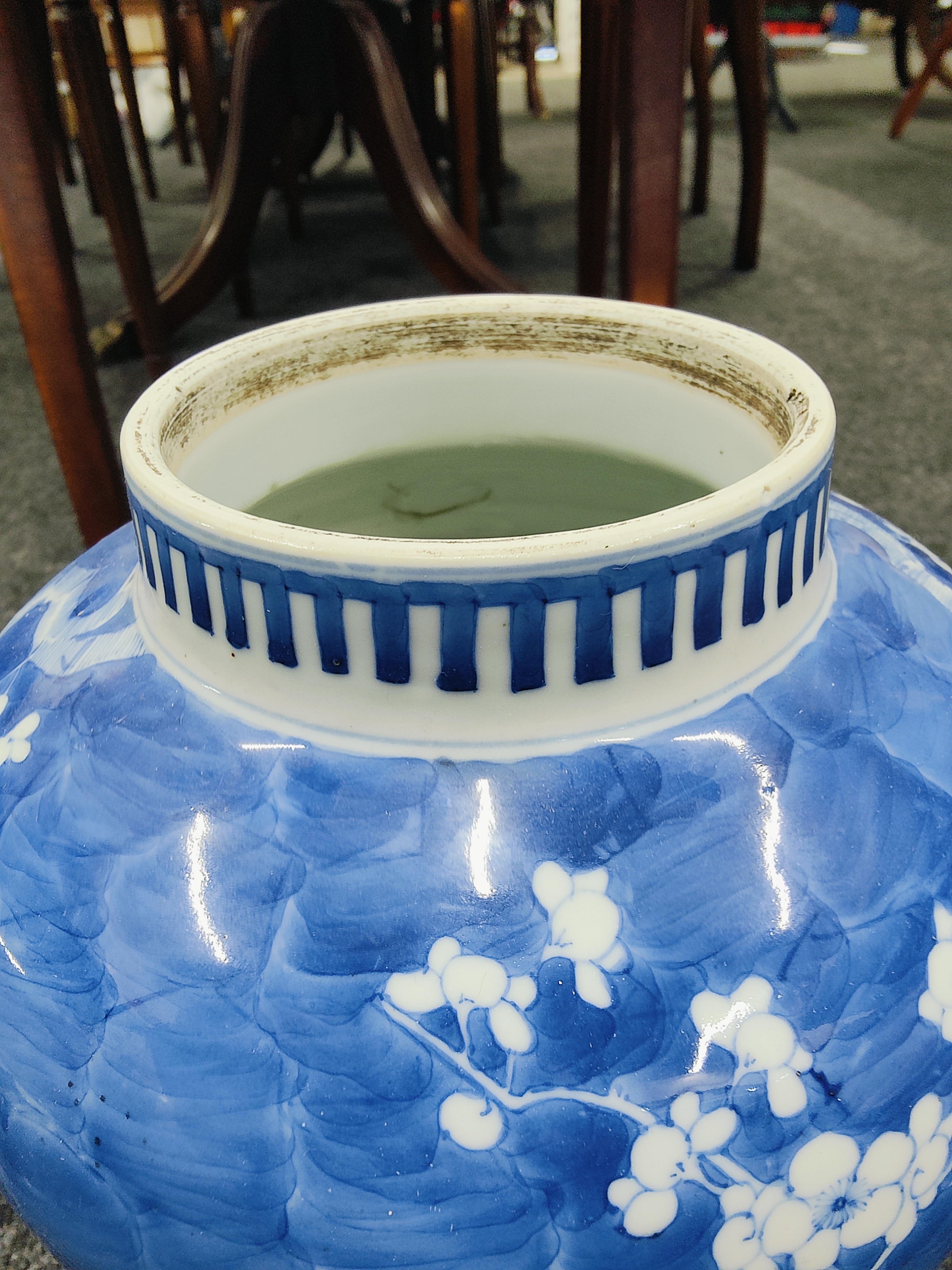 3 PIECE BLUE AND WHITE PORCELAIN AND ORIENTAL TEA POT - Image 6 of 6