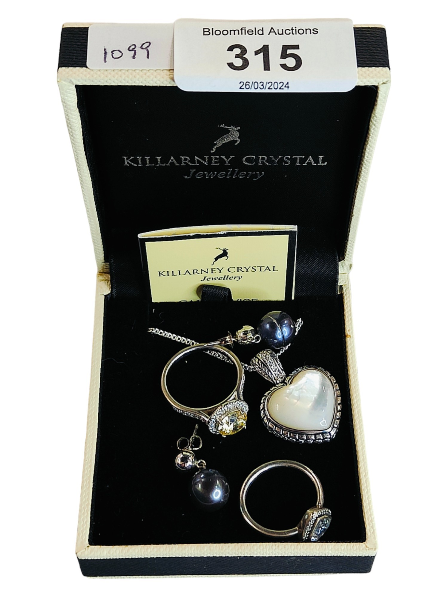 2 SILVER RINGS, KILLARNEY CRYSTAL NECKLACE & PAIR OF EARRINGS