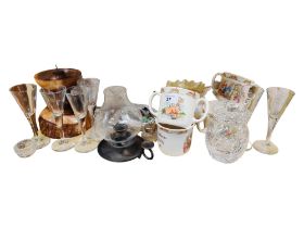 SHELF LOT TO INCLUDE BELLEEK