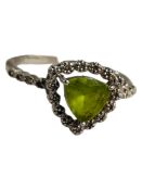 9 CARAT PERIDOT & DIAMOND RING