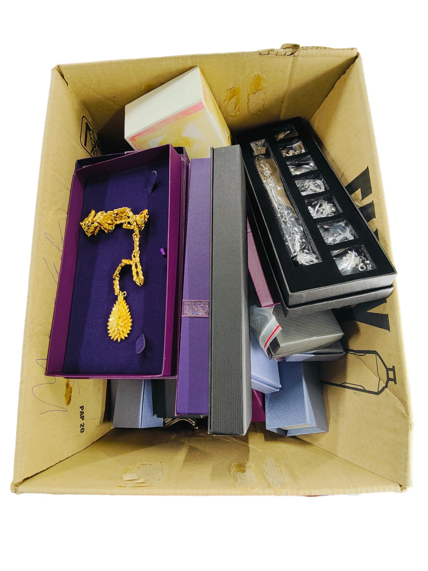 BOX OF COSTUME JEWELLERY TO INCLUDE SILVER