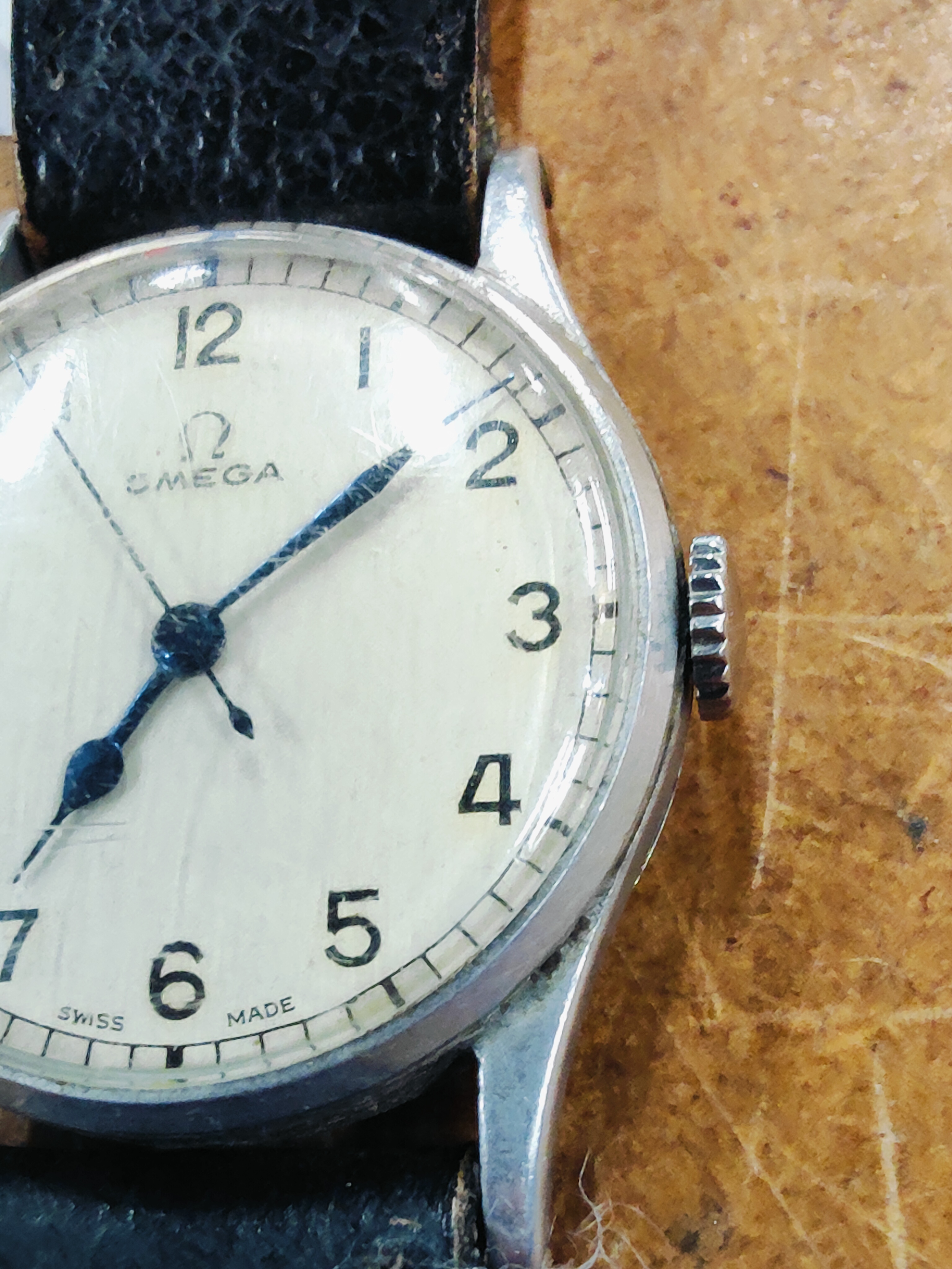 VINTAGE MILITARY OMEGA WRISTWATCH - Image 4 of 5