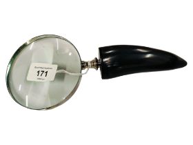 LARGE MAGNIFYING GLASS