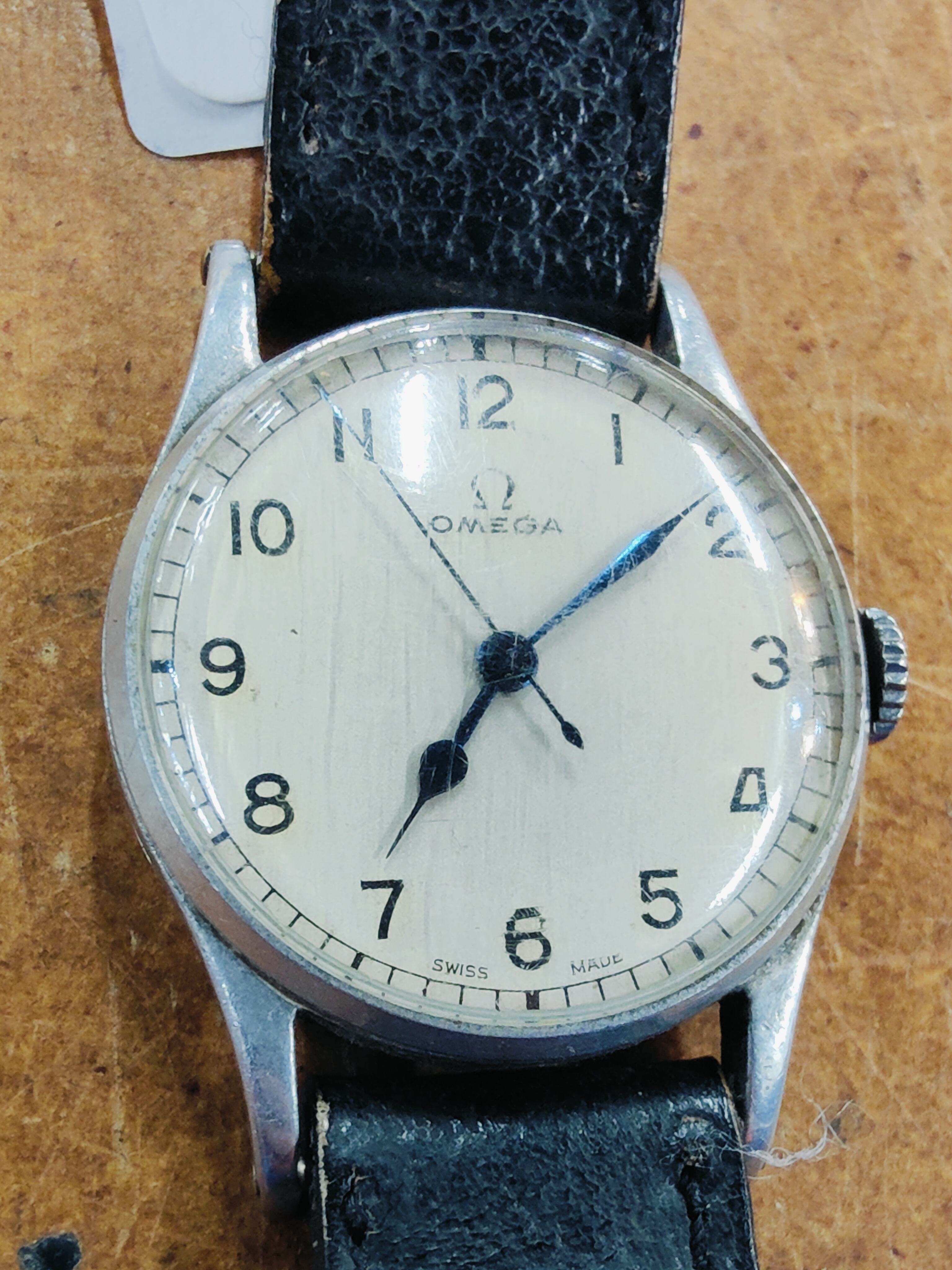 VINTAGE MILITARY OMEGA WRISTWATCH - Image 3 of 5