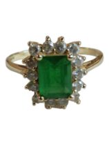 14 CARAT GOLD & EMERALD CLUSTER RING