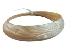 BEAUTIFUL ETCHED MOTHER OF PEARL BANGLE