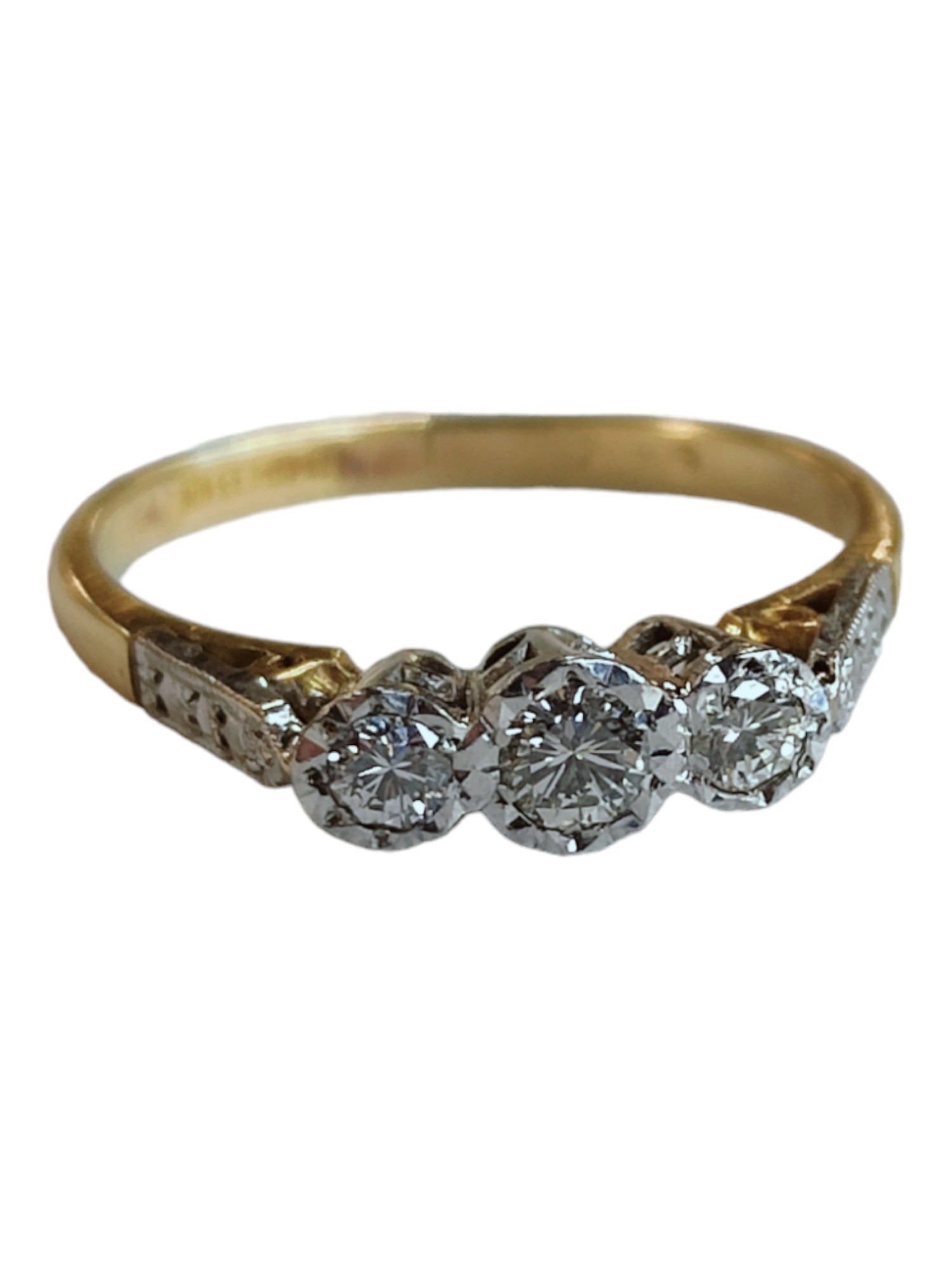 18 CARAT YELLOW GOLD 3 STONE DIAMOND RING