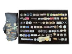 TRAY OF CUFFLINKS & QUANTITY OF TIE SLIDES