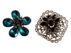 2 X VINTAGE BROOCHES