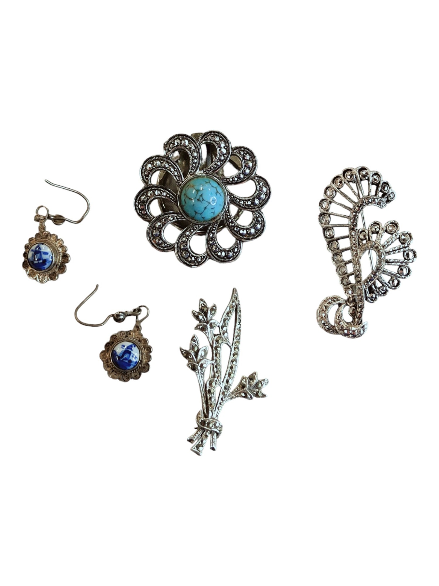 2 X SILVER MARCASITE BROOCHES, SILVER TILE DUTCH EARRINGS AND TURQUOISE BROOCH