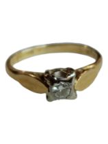 18 CARAT GOLD SINGLE STONE DIAMOND RING - 3 GRAMS