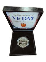 5 X CASED COINS - 70TH ANNIVERSARY OF VE DAY GUERNSEY £5 PROOF COIN, EIIR REFLECTIONS OF A REIGN