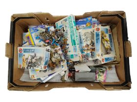 LARGE BOX OF AIRFIX MILITARY MODEL FIGURES