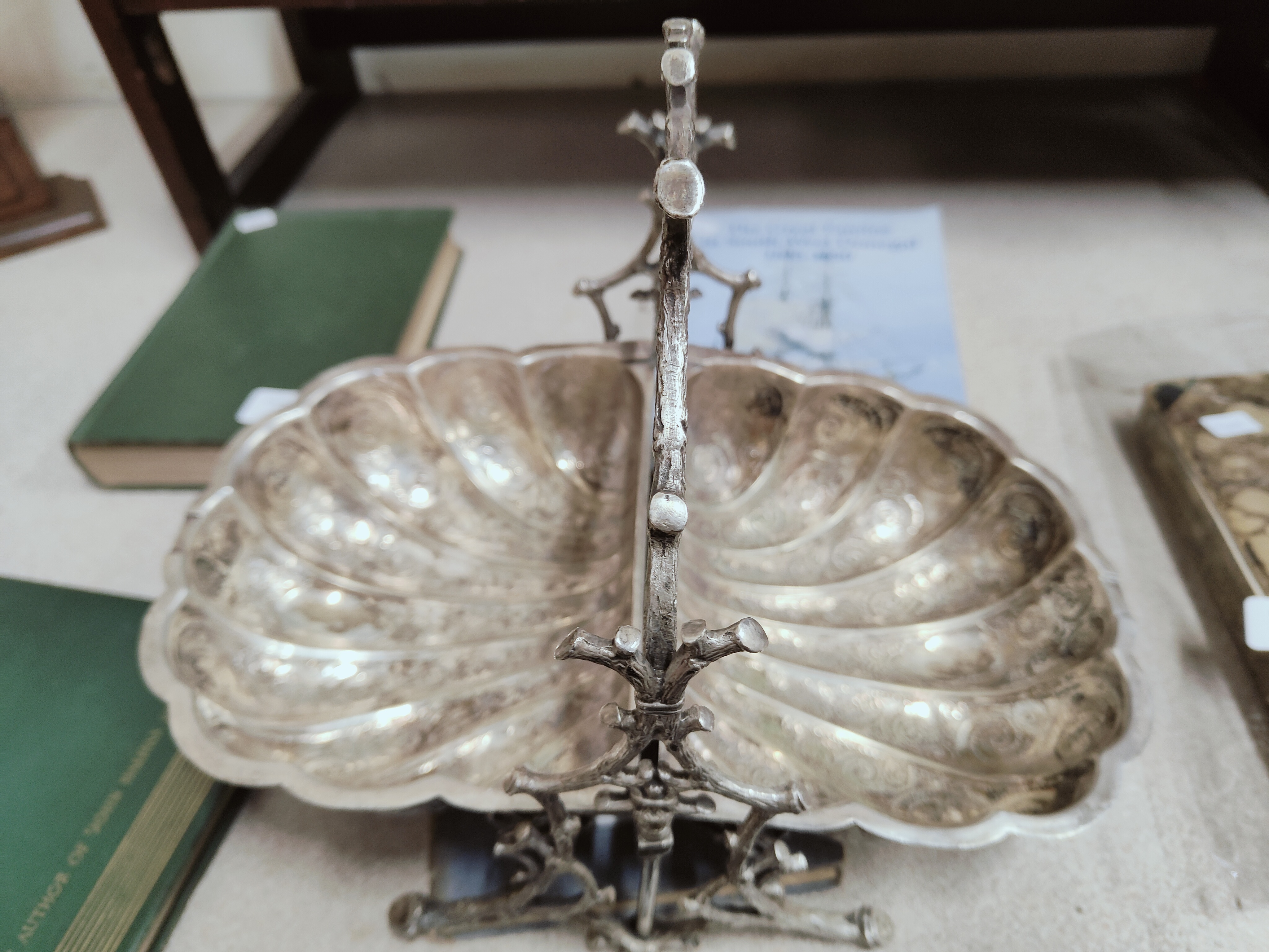 ANTIQUE ORNATE SILVER PLATED MUFFIN DISH - Image 3 of 5