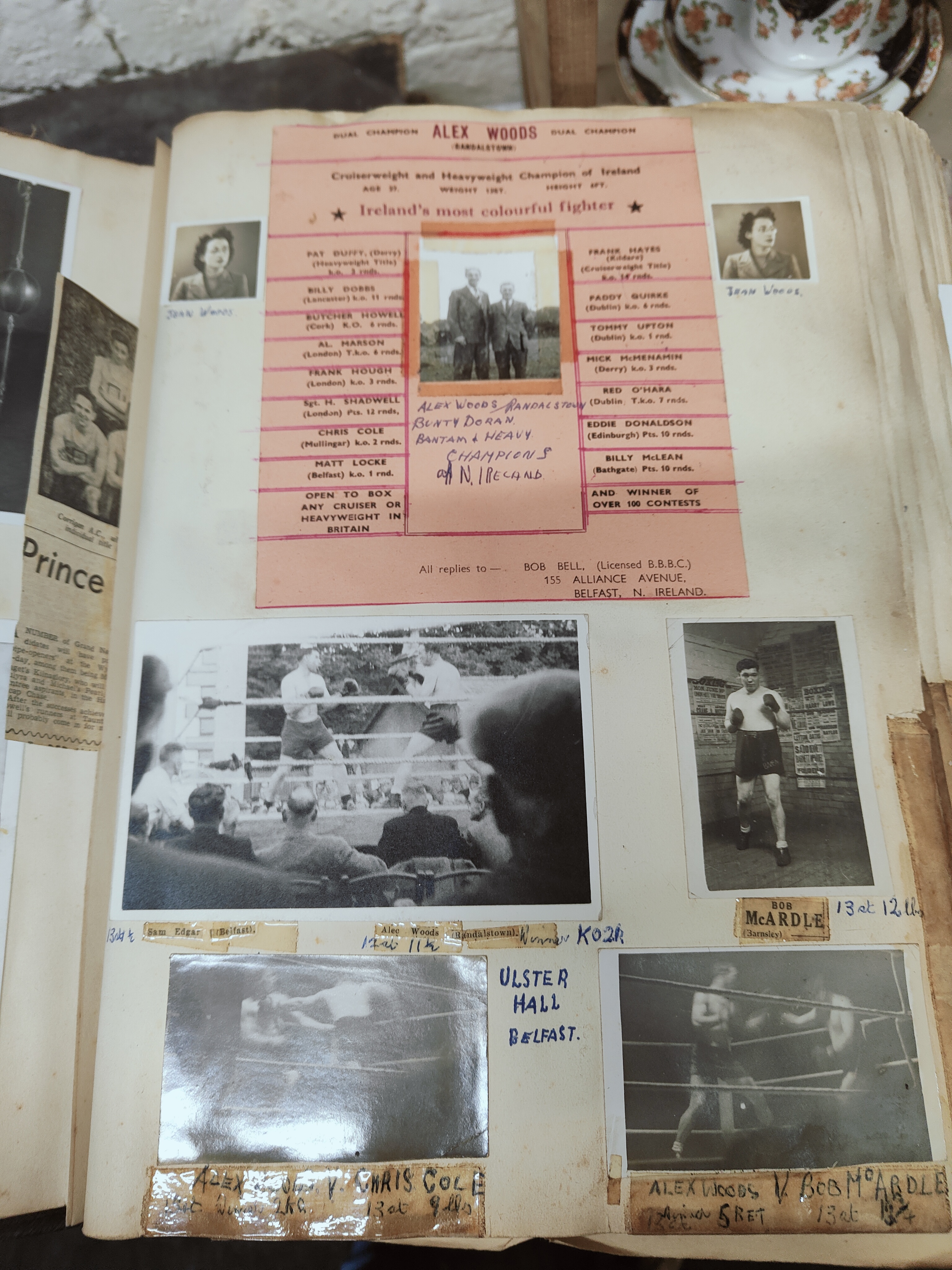 5 BOXING SCRAP BOOKS - LARGE QUANTITY OF NEWSPAPER CLIPPINGS, PHOTOGRAPHS & AUTOGRAPHS ETC - Image 11 of 20