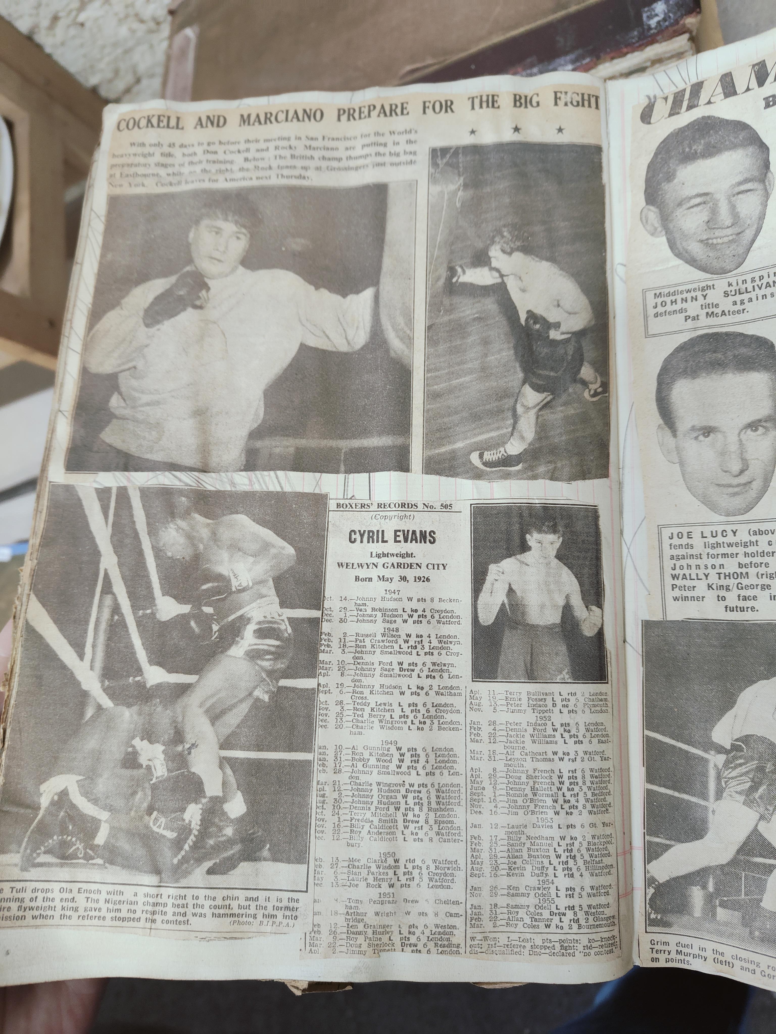 5 BOXING SCRAP BOOKS - LARGE QUANTITY OF NEWSPAPER CLIPPINGS, PHOTOGRAPHS & AUTOGRAPHS ETC - Image 20 of 20