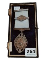 SILVER MASONIC JEWEL - TEMPLEMORE TEMPERENCE LODGE 306 INSCRIBED TO REAR 'PRESENTED TO W.BRO.D.BROWN