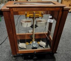 CASED TOBACCO WEIGHING SCALES - STANTON INSTRUMENTS LTD, LONDON - CAME FROM GALLAGHERS FACTORY