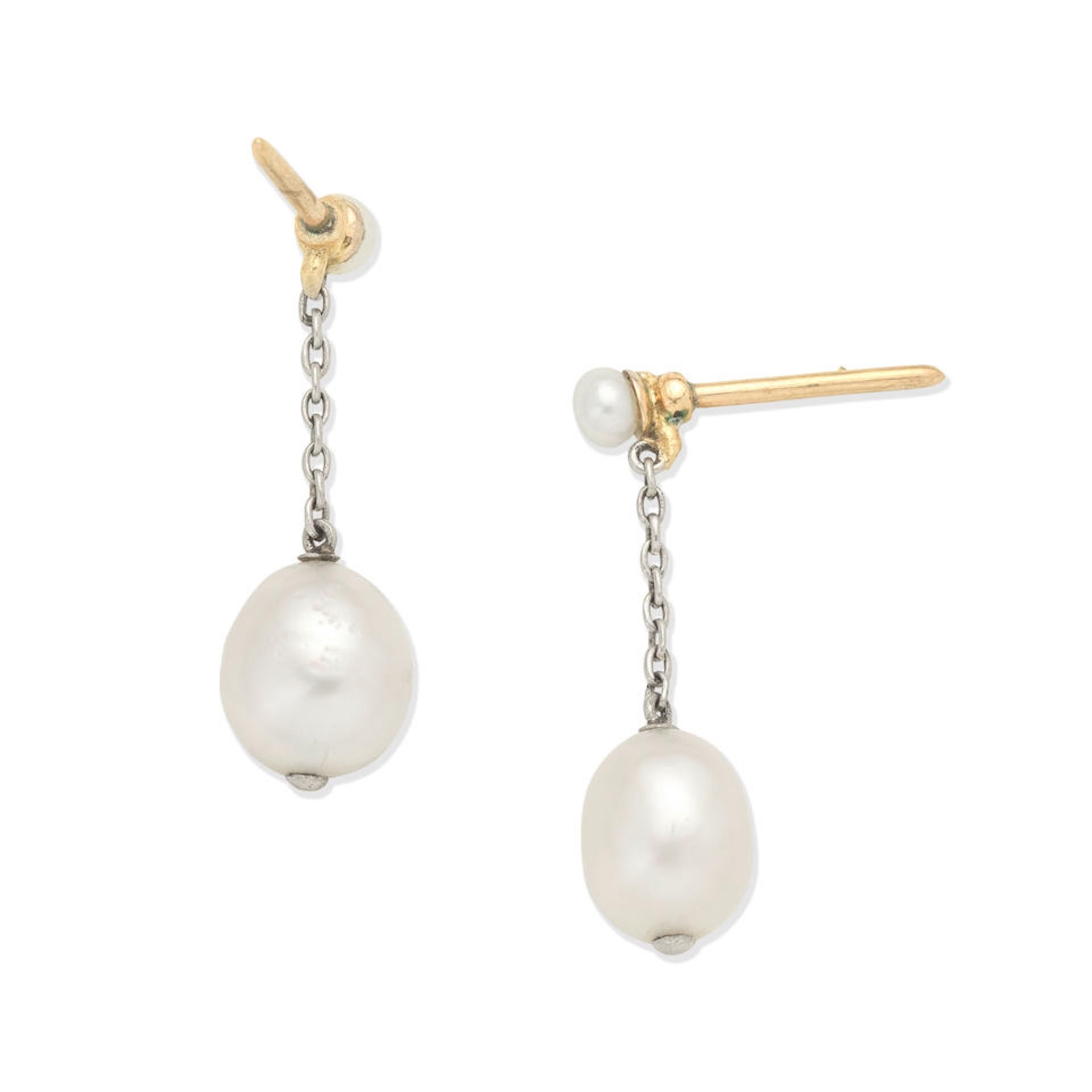 THREE BROOCHES AND CULTURED PEARL EARRINGS (4) - Image 3 of 3