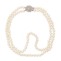 CULTURED PEARL NECKLACE WITH DIAMOND CLASP