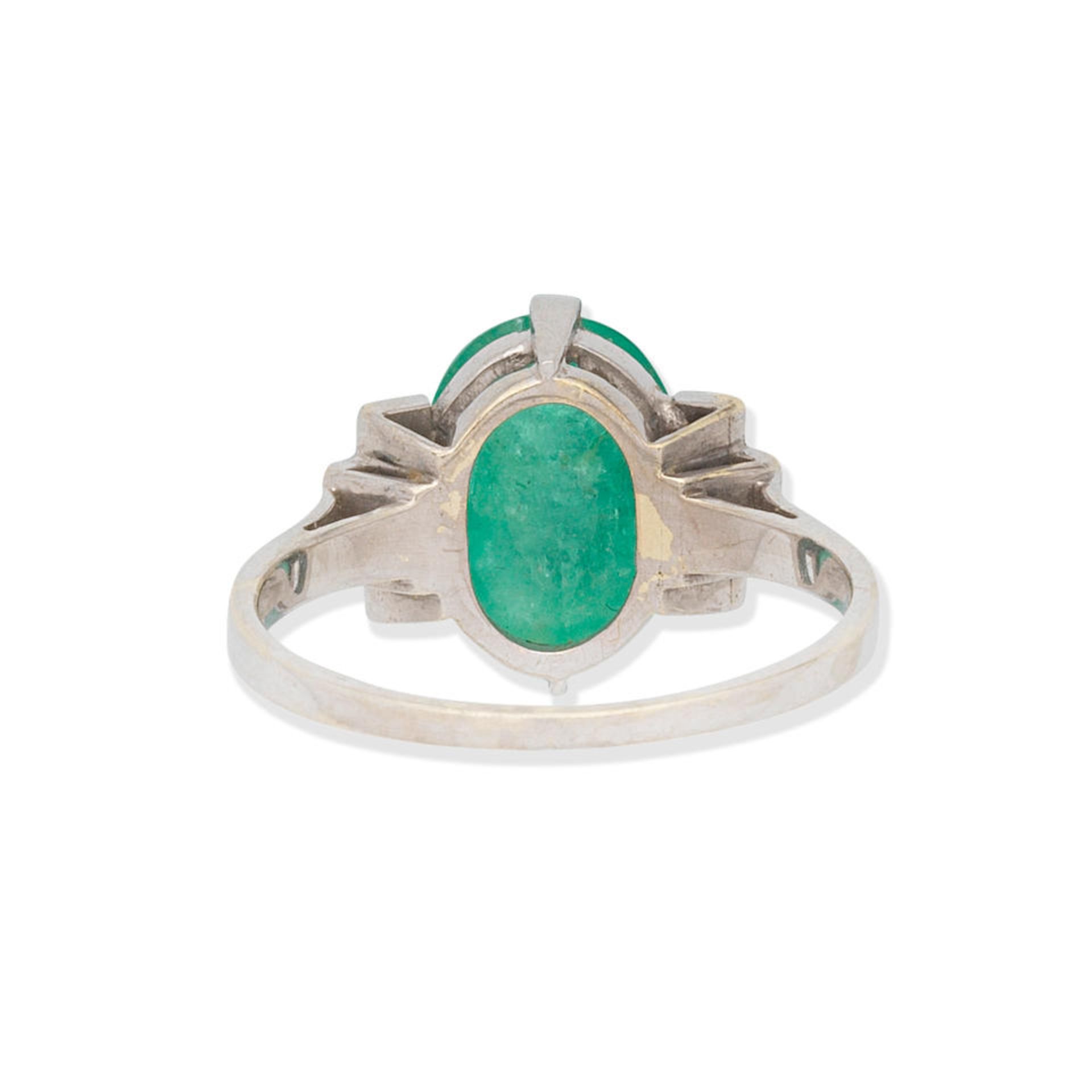 EMERALD AND DIAMOND RING - Image 2 of 3