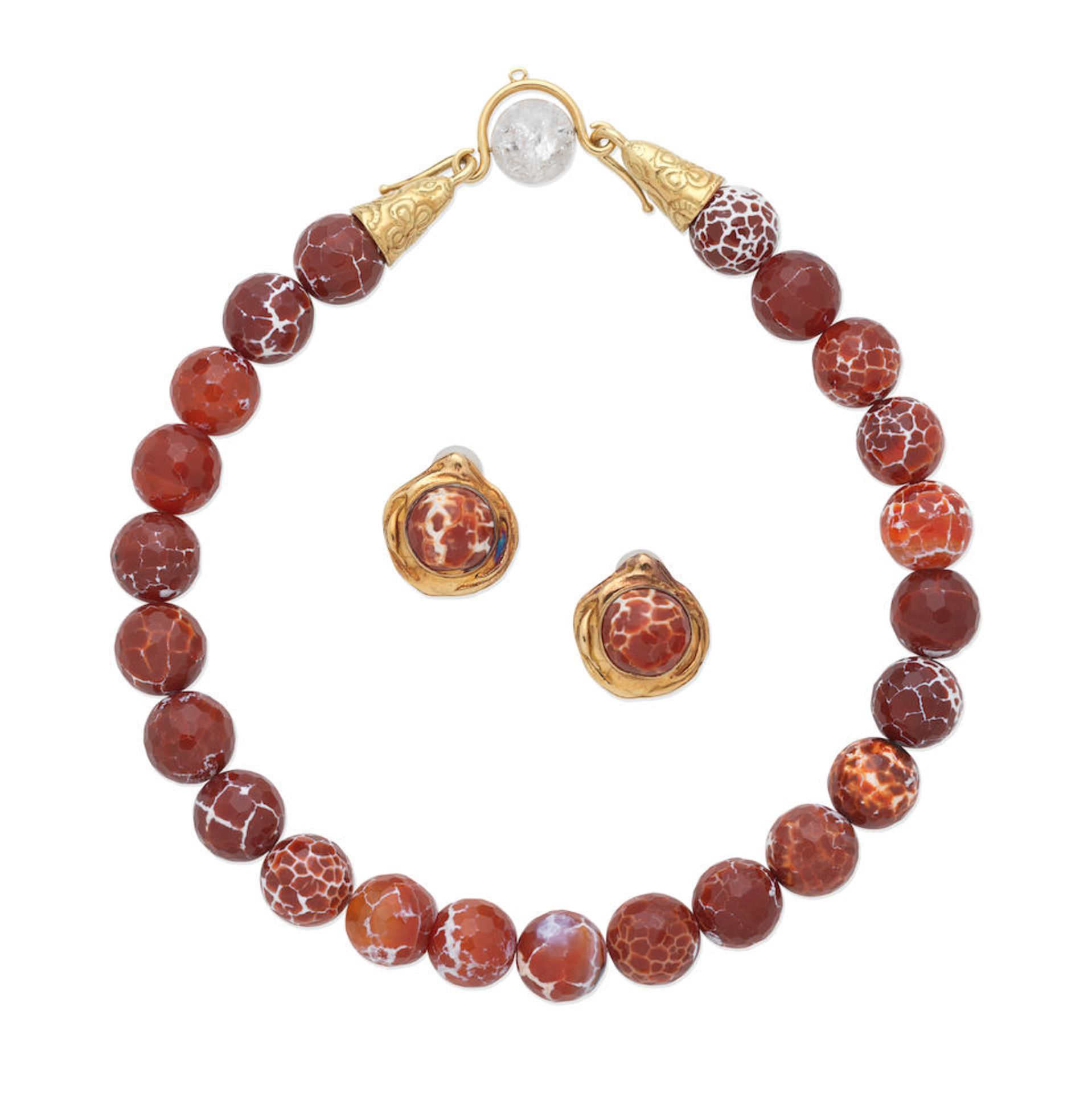 ELIZABETH GAGE: AGATE AND ROCK CRYSTAL BEAD NECKLACE AND EARCLIP SUITE (2)