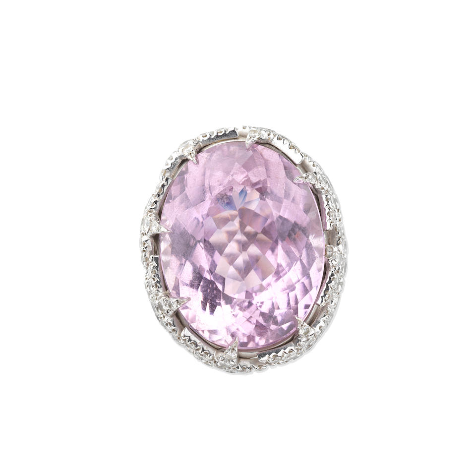 MARGHERITA BURGENER: KUNZITE AND DIAMOND DRESS RING - Image 2 of 4