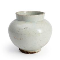 A SMALL WHITE PORCELAIN JAR