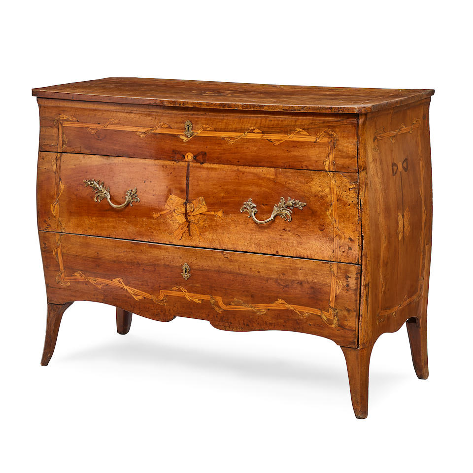 AN ITALIAN INLAID WALNUT COMMODE