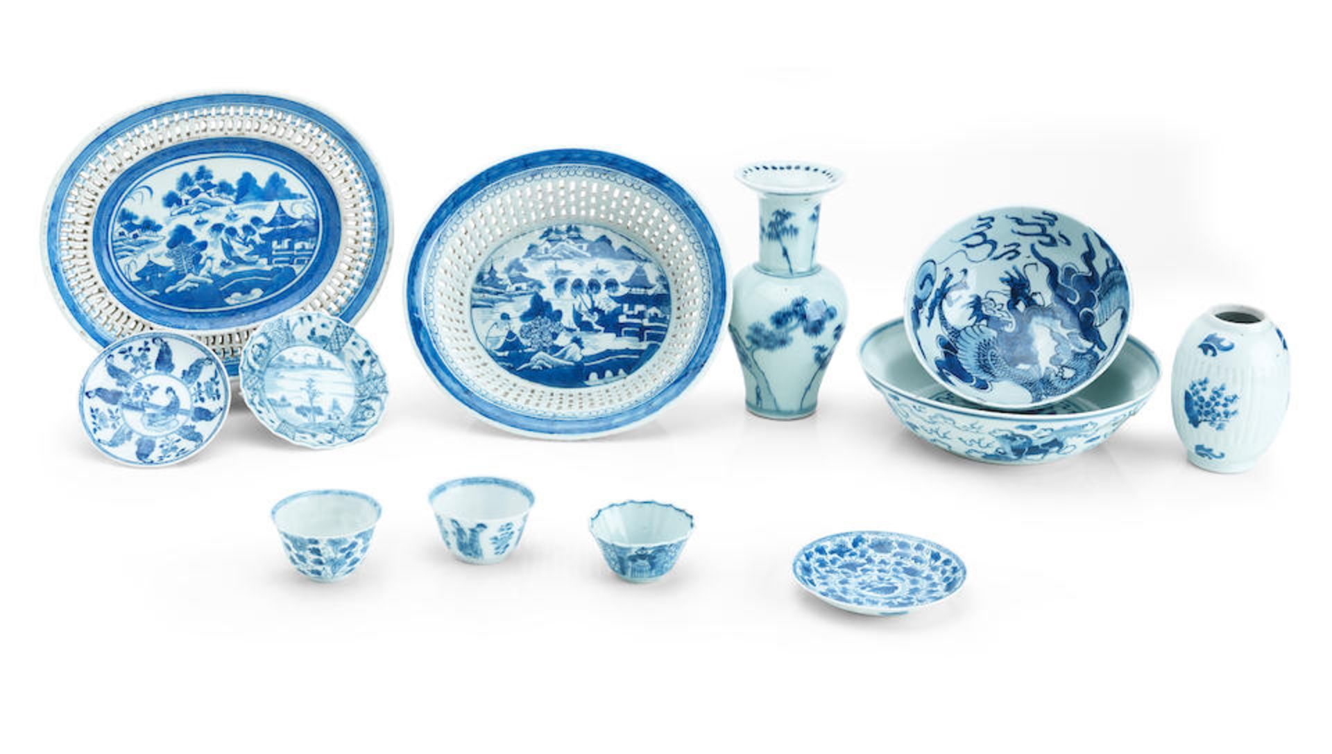 A Collection of Blue and White Porcelains 18th/19th Century (12)