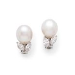 PAIR OF CULTURED PEARL AND DIAMOND EARCLIPS PAIRE DE CLIPS D'OREILLES PERLES DE CULTURE ET DIAMANTS