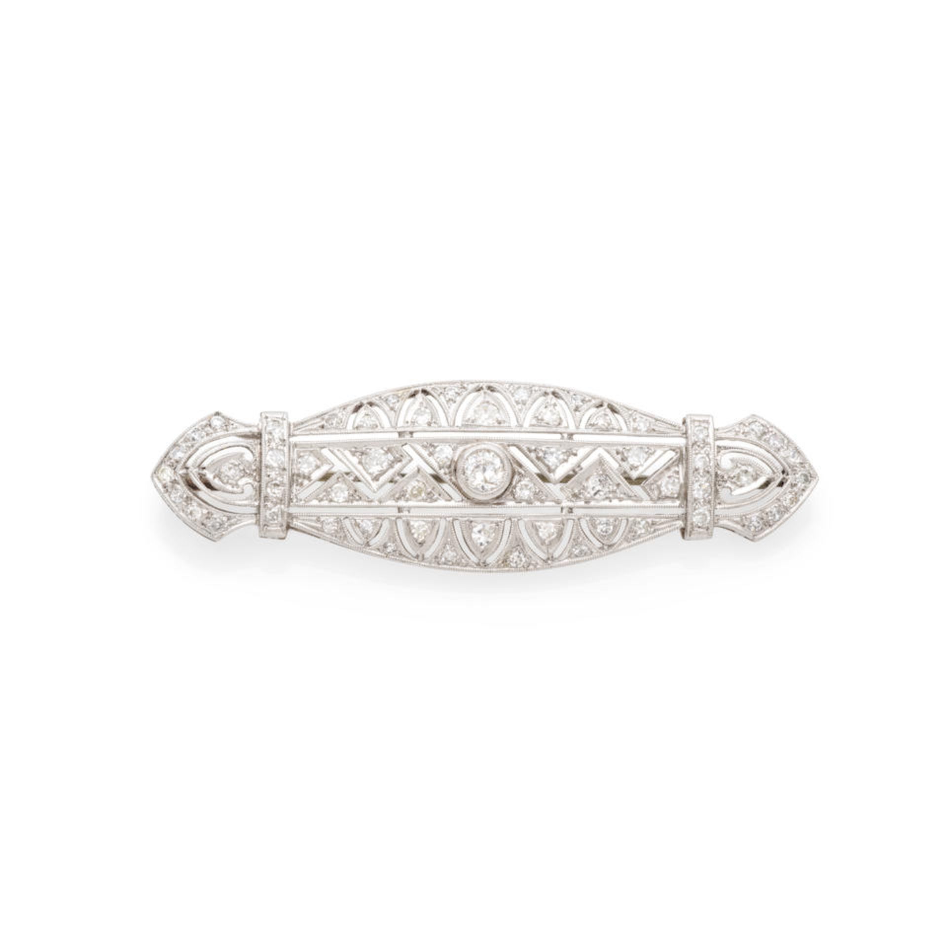 DIAMOND BROOCH, CIRCA 1920 BROCHE DIAMANTS, CIRCA 1920