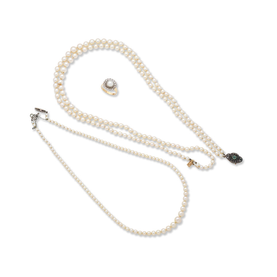 COLLECTION OF CULTURED PEARL JEWELLERY ENSEMBLE DE BIJOUX: PERLES DE CULTURE