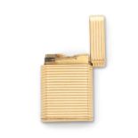 S.T. DUPONT: GOLD LIGHTER S.T. DUPONT: BRIQUET OR