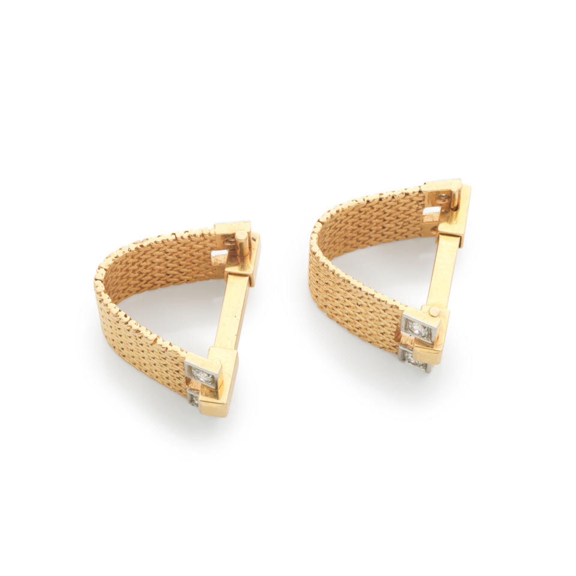 PAIR OF DIAMOND AND GOLD CUFFLINKS PAIRE DE BOUTONS DE MANCHETTE OR ET DIAMANTS - Image 2 of 2