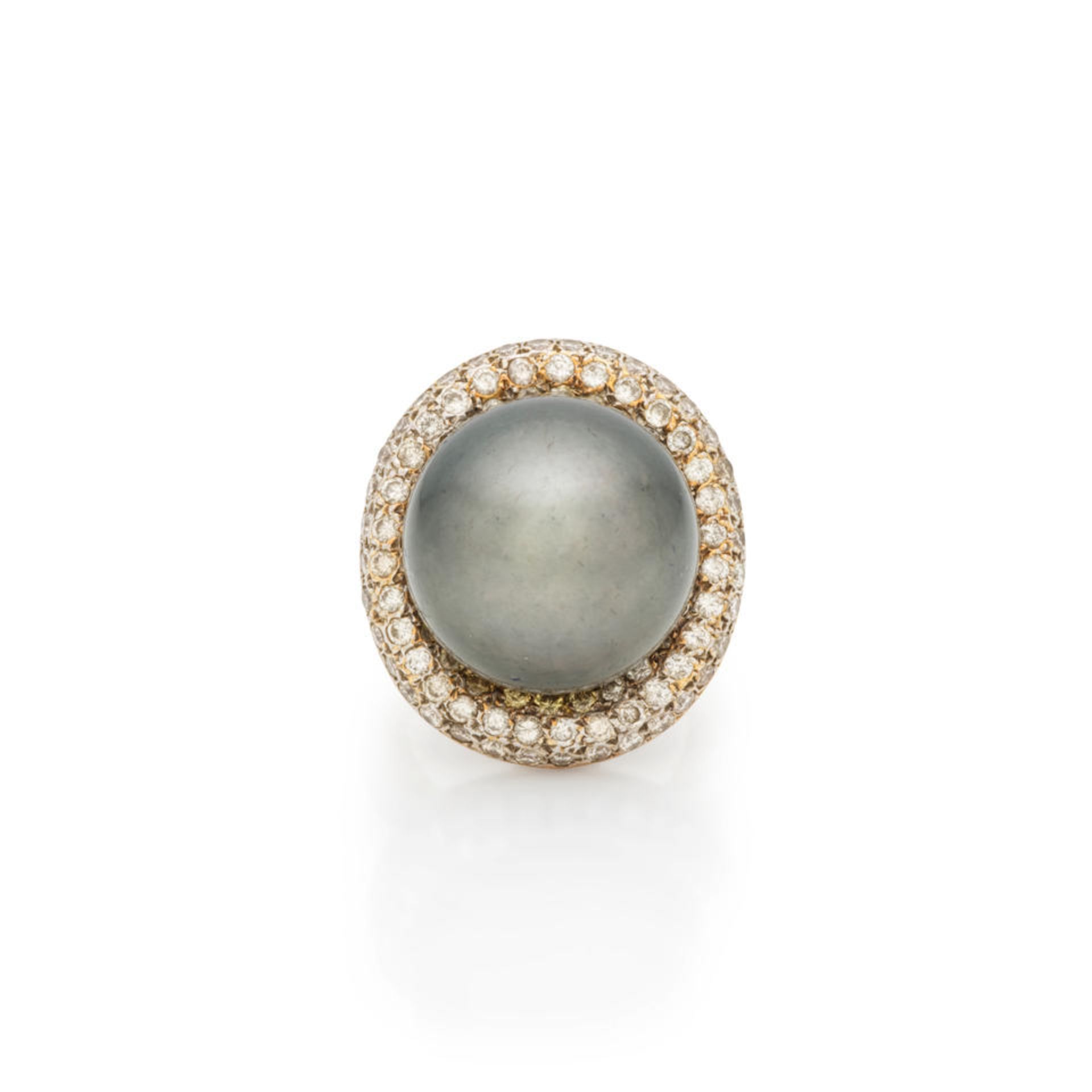 CULTURED PEARL AND DIAMOND RING BAGUE PERLE DE CULTURE ET DIAMANTS