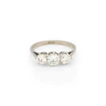 DIAMOND TRILOGY RING BAGUE JARRETIERE DIAMANTS