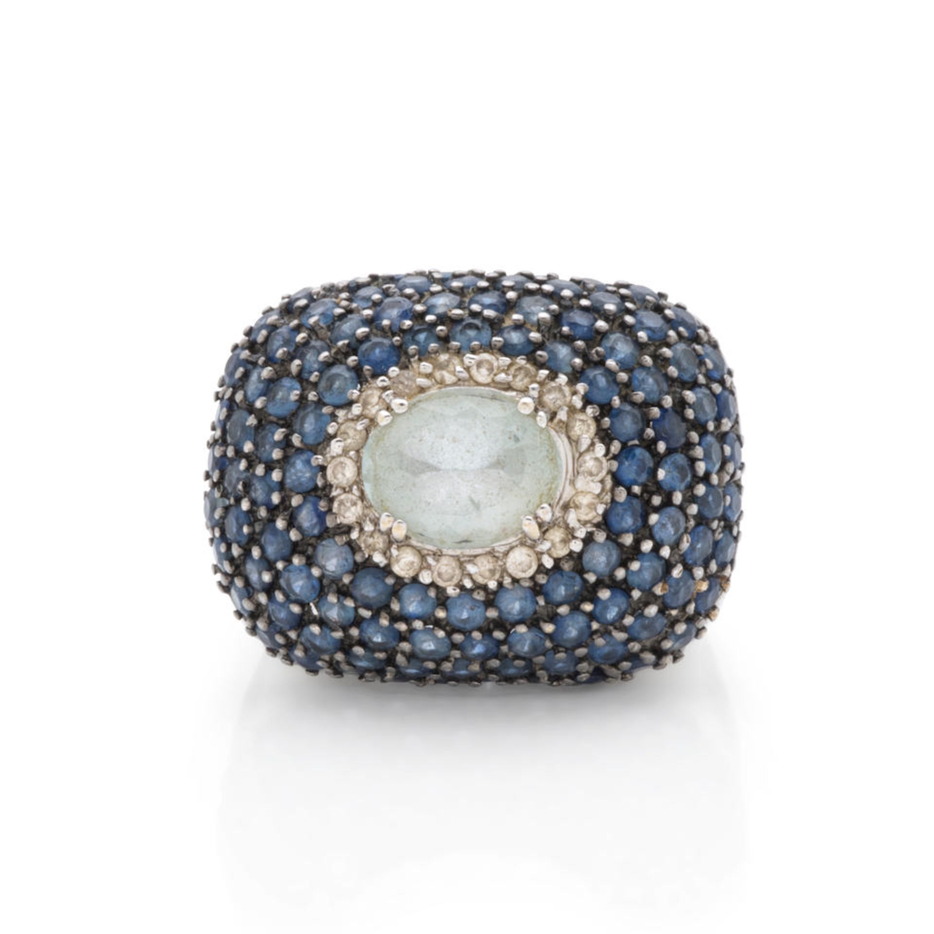 AQUAMARINE, SAPPHIRE AND DIAMOND RING BAGUE AIGUE-MARINE, SAPHIRS ET DIAMANTS