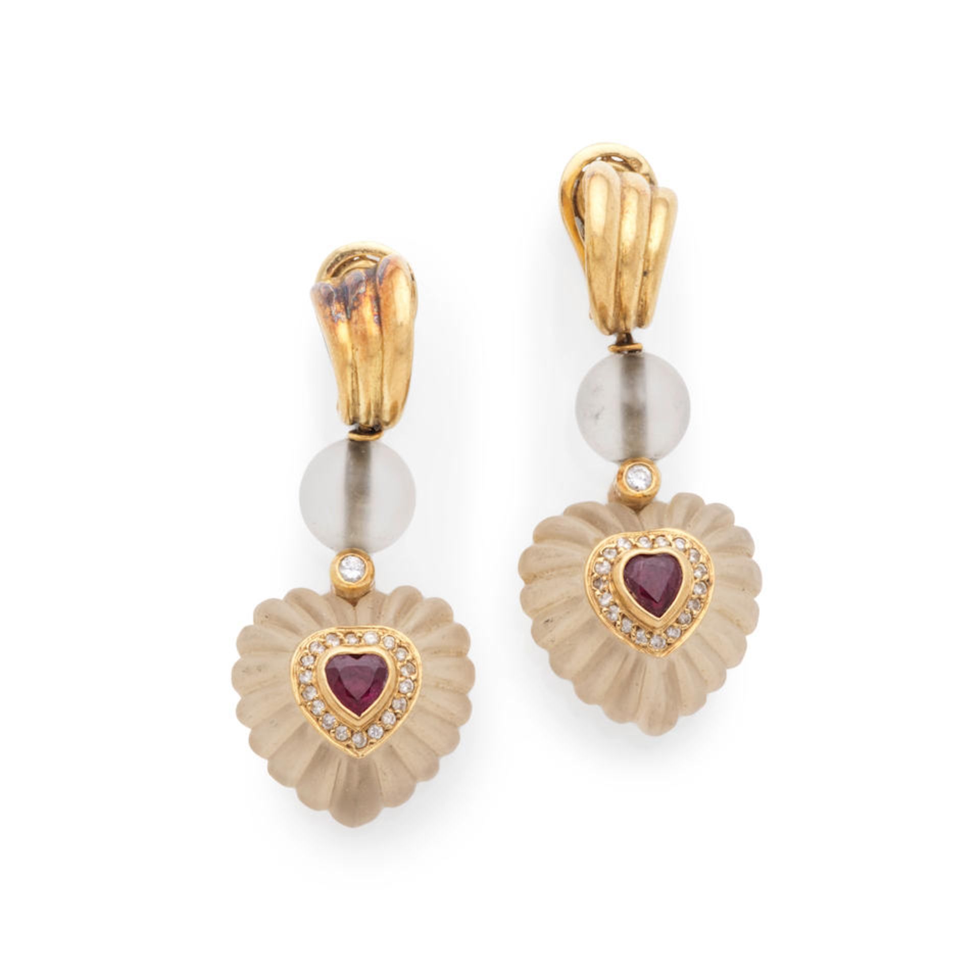 PAIR OF ROCK CRYSTAL, RUBY AND DIAMOND EARCLIPS PAIRE DE CLIPS D'OREILLES CRISTAL DE ROCHE, RUBI...