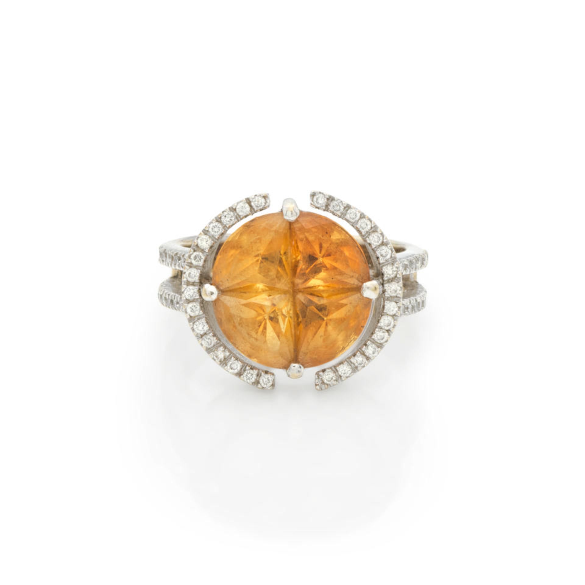 CITRINE AND DIAMOND RING BAGUE CITRINE ET DIAMANTS