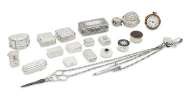 A collection of small silver items 19th-20th century