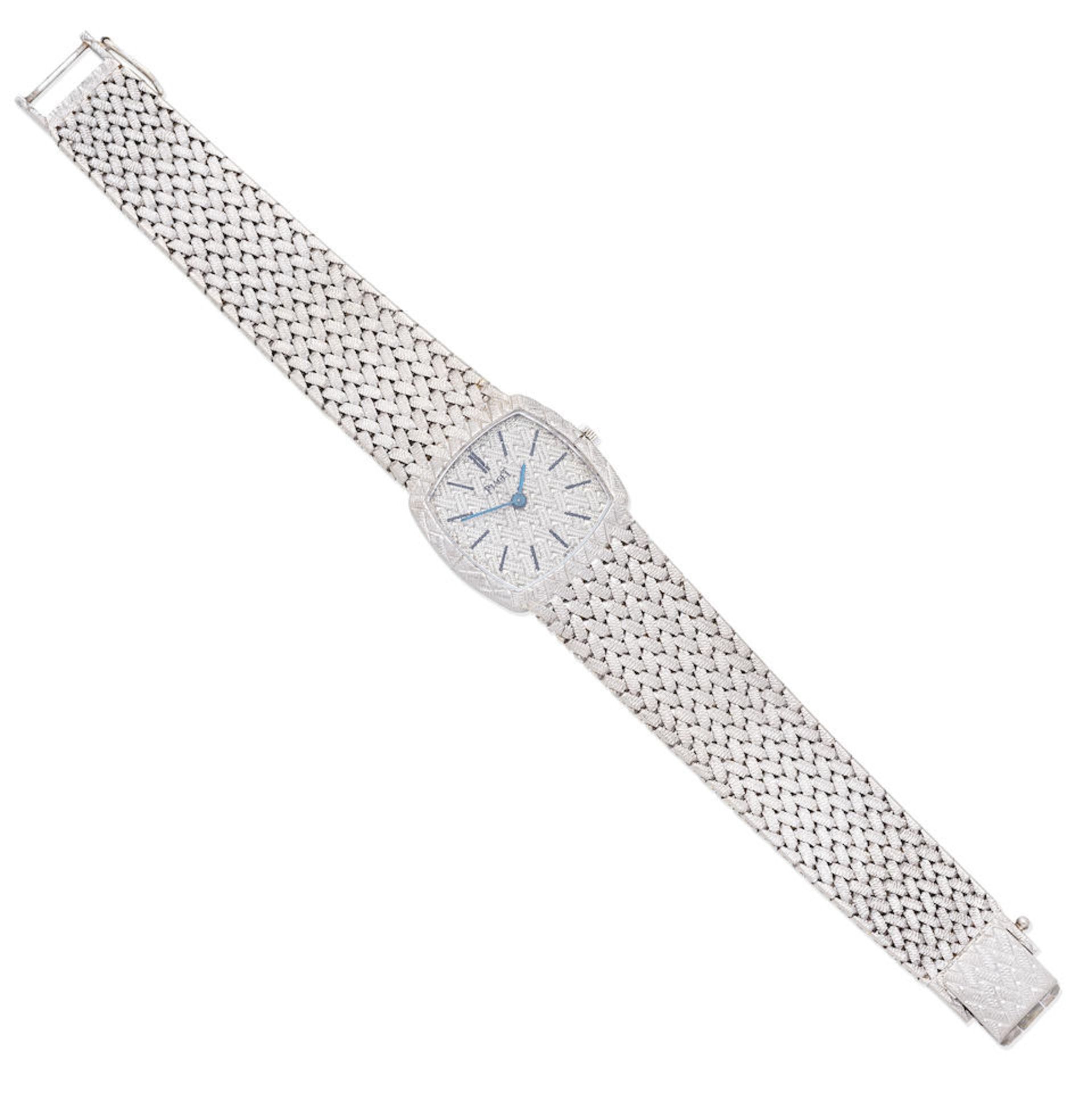Piaget. A lady's 18K white gold manual wind bracelet watch Ref: 9231 P5, Birmingham Import Mark ... - Image 5 of 5