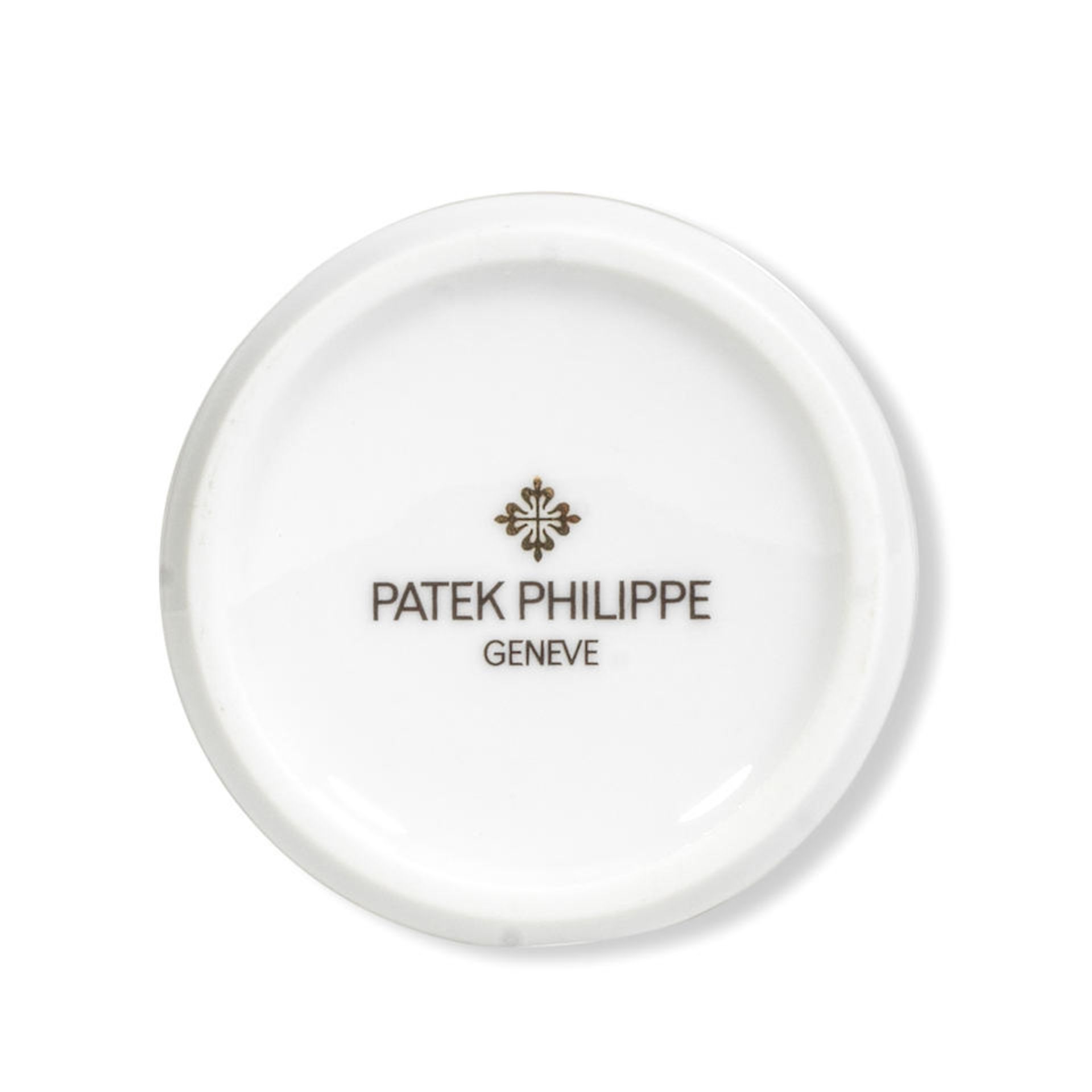 Patek Philippe. A porcelain pot with cover Circa 2010 - Bild 2 aus 2