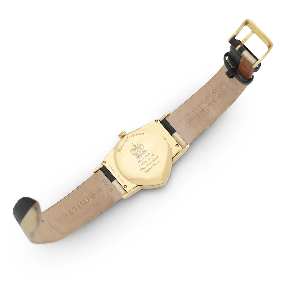 Hamilton. A gold plated stainless steel quartz wristwatch Ventura Elvis, Ref: 956.112, Purchase... - Image 2 of 4