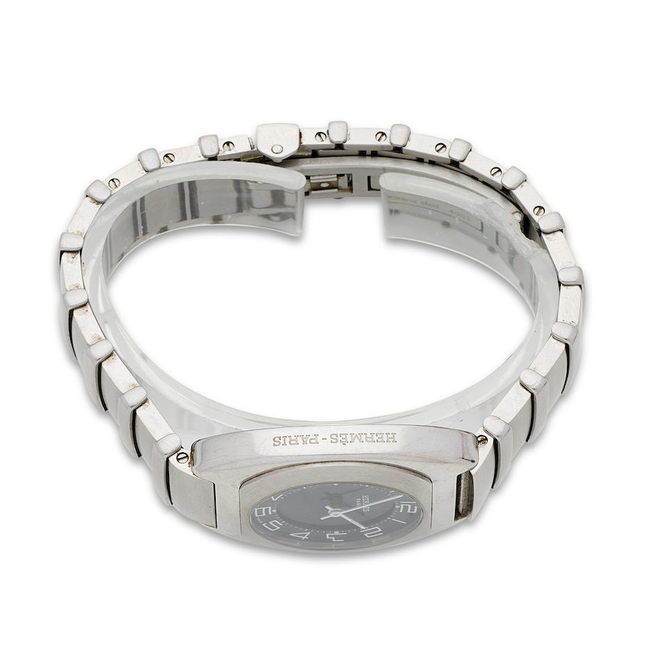 Hermès. A stainless steel quartz bracelet watch with digital display Espace, Ref: ES1.210,... - Image 2 of 4