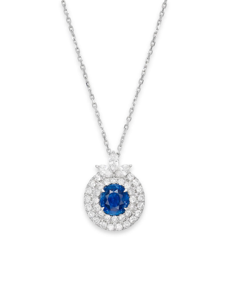 SAPPHIRE AND DIAMOND PENDANT NECKLACE