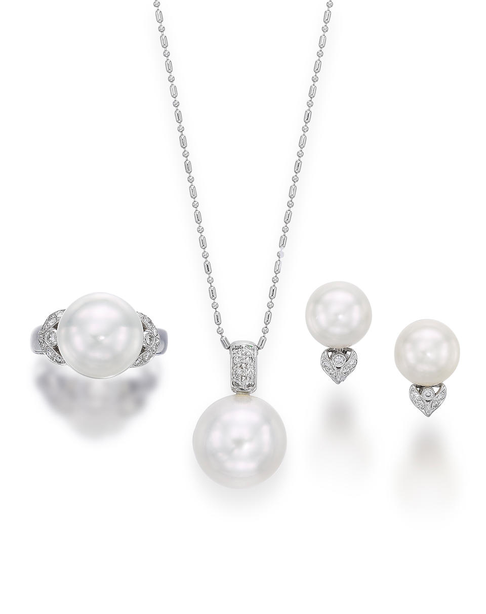 CULTURED PEARL AND DIAMOND RING, PENDANT NACKLACE AND EARRING SUITE (3)